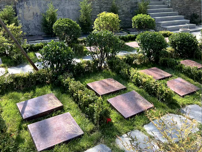 生态安葬新选择！多子山公墓景观石卧碑